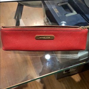 MICHAEL KORS TRAVEL CASE